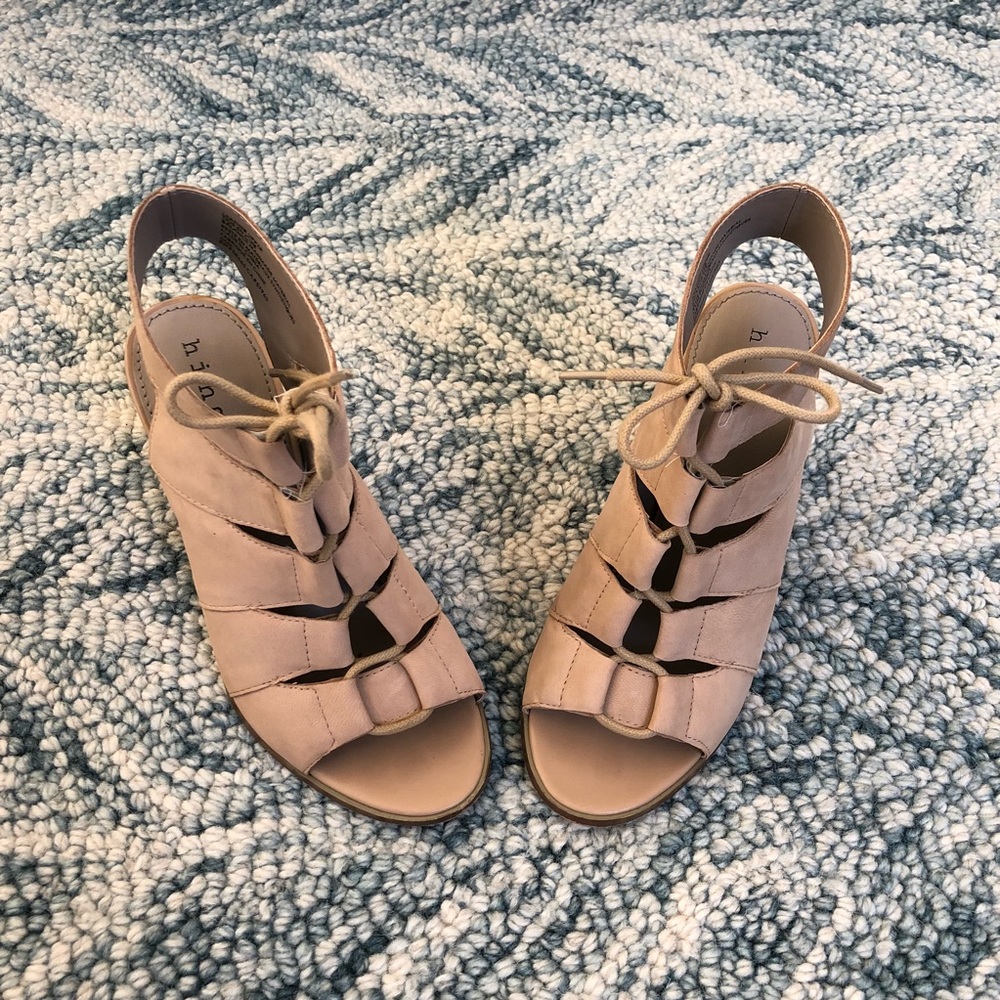 Hinge lace up taupe/nude block sandals - Picture 2 of 8